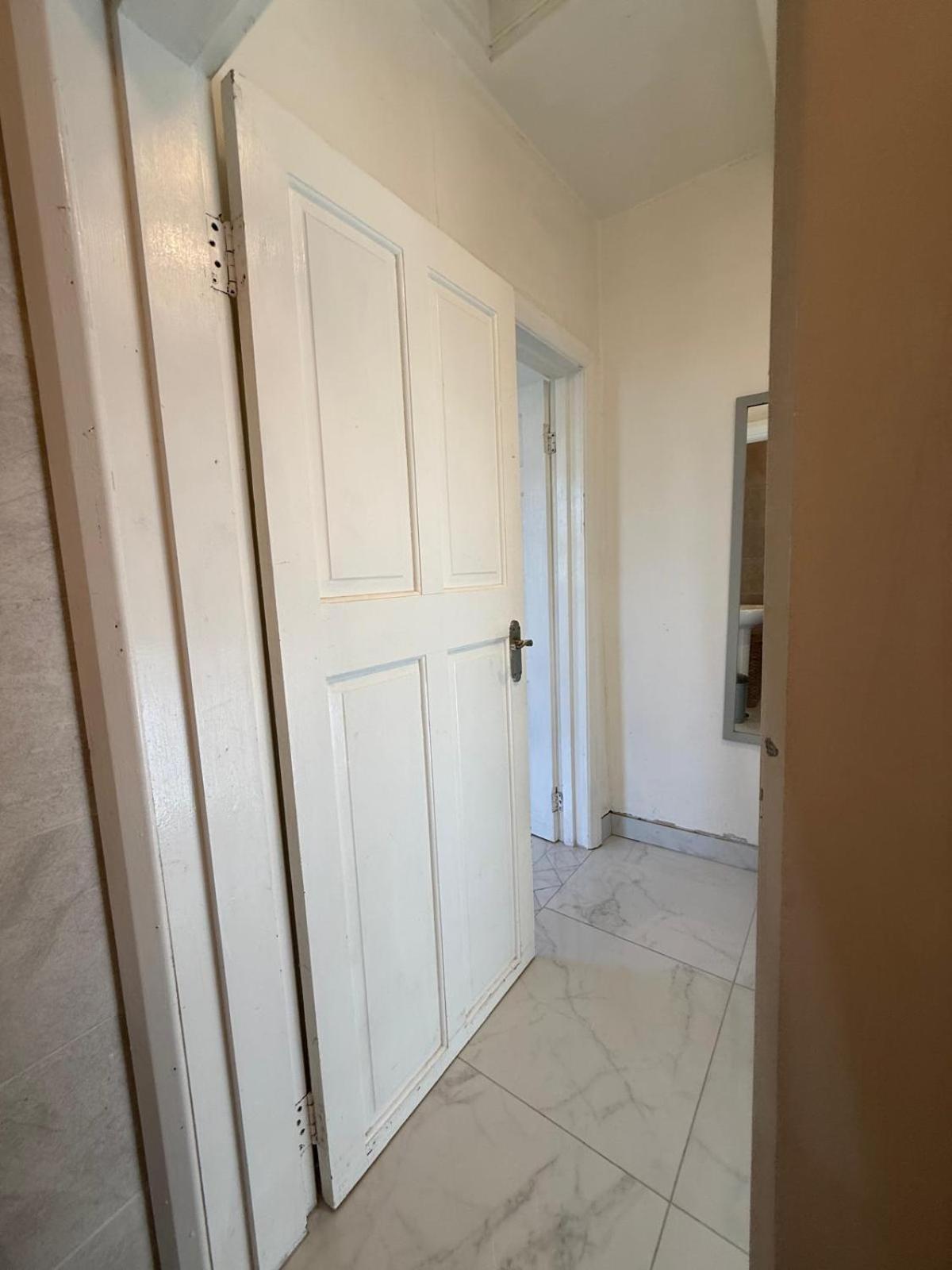 One Bedroom Flat Bell Street Apartment